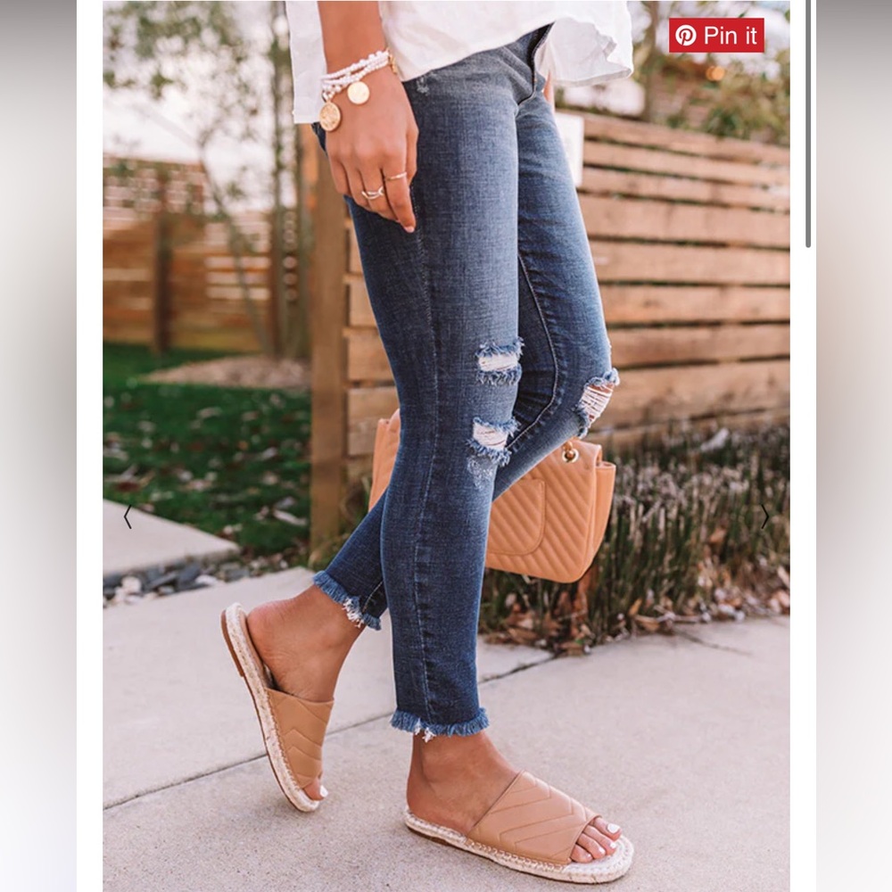 FAUX LEATHER SANDAL IN NUDE Size 8.5